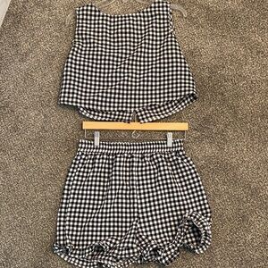 Womens size Large checkered shorts Set - Black and White